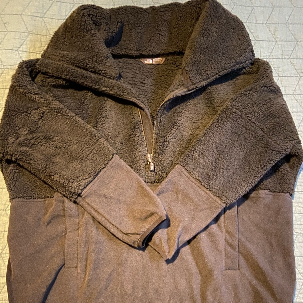 North Face pullover fleece jacket